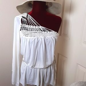 BOSTON PROPER BoHo one shoulder macrame top.